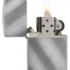 Encendedor Zippo Classic Diagonal Weave 28182 - vista 2