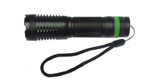 Linterna en aluminio con LED T6 5W. 180 Lúmenes. Recargable y a pilas