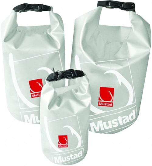 Bolso Impermeable PVC Mustad 40lts con Refractorio